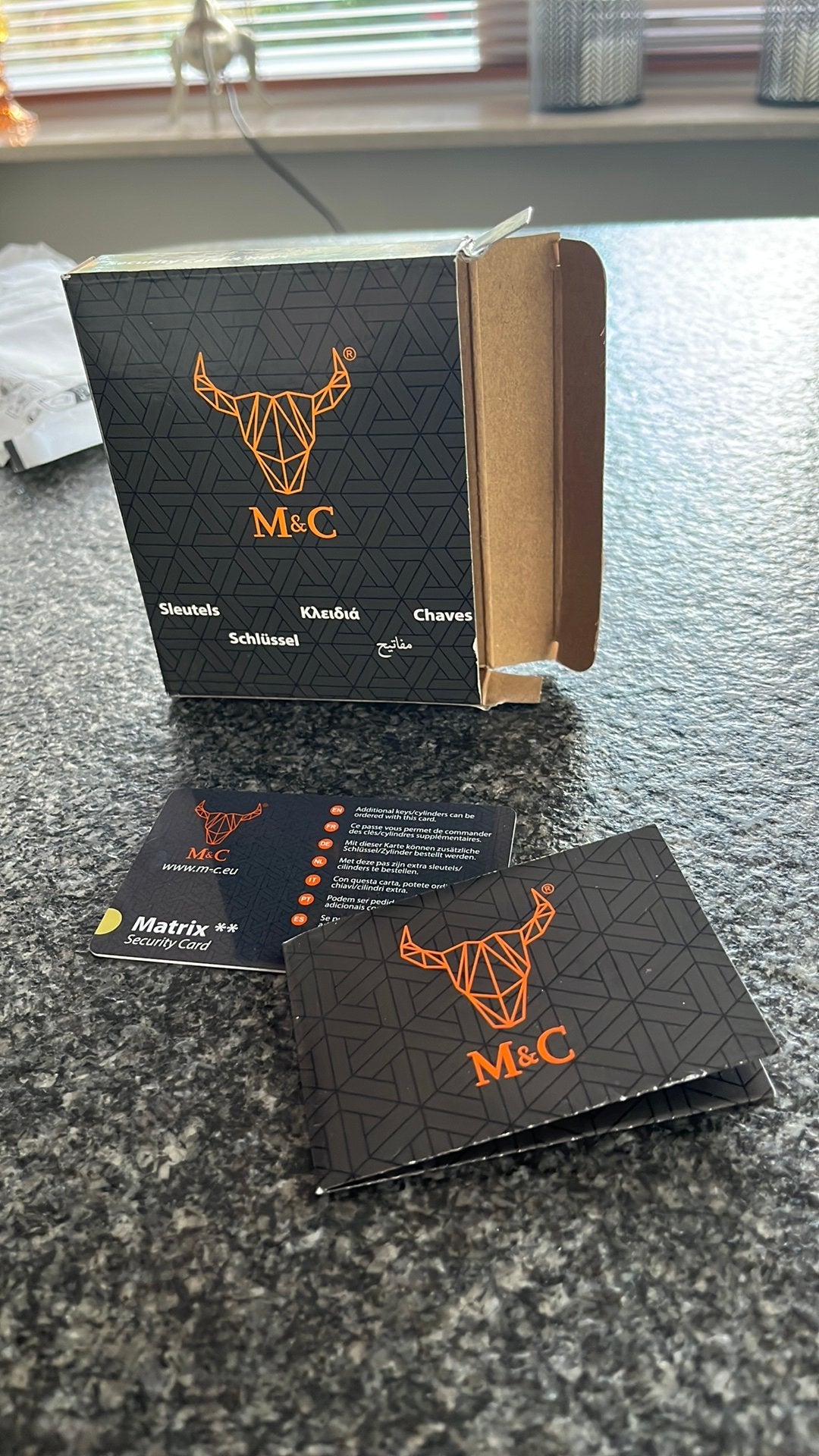 TWEE M&C Matrix SKG** Cilinderslot met meerdere sleutels., Doe-het-zelf en Verbouw, Ophalen of Verzenden, Zo goed als nieuw, Rvs