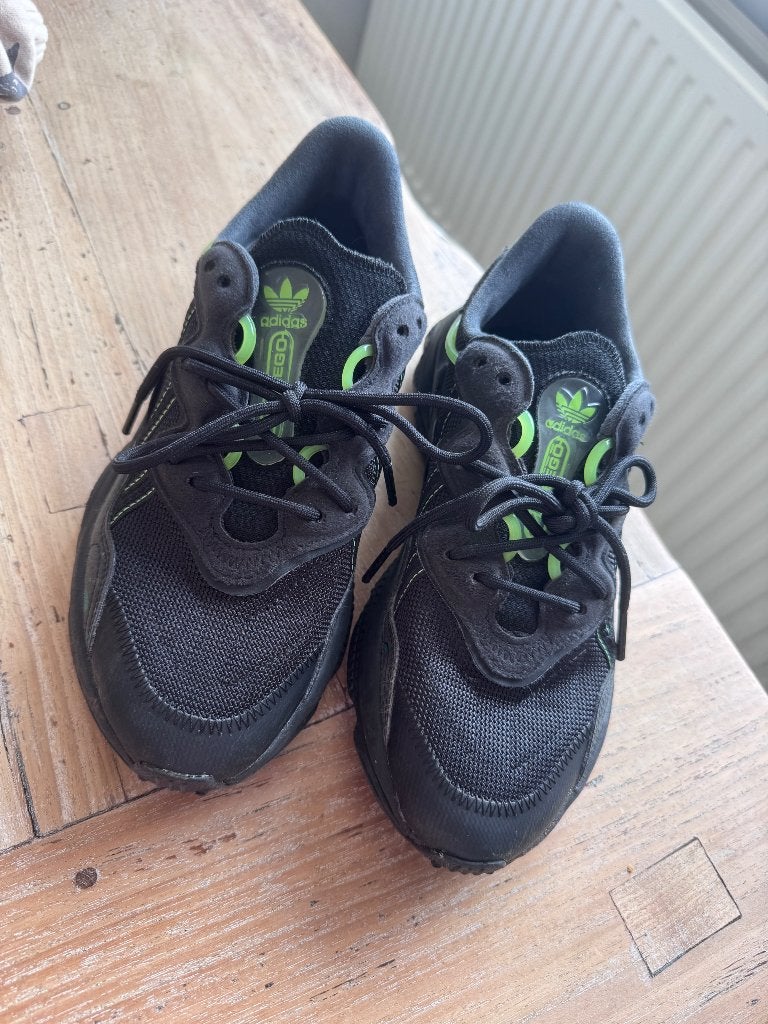 Adidas Ozweego maat 38 2/3 zo goed als nieuw, Adidas, Zwart, Ophalen of Verzenden, Sneakers of Gympen