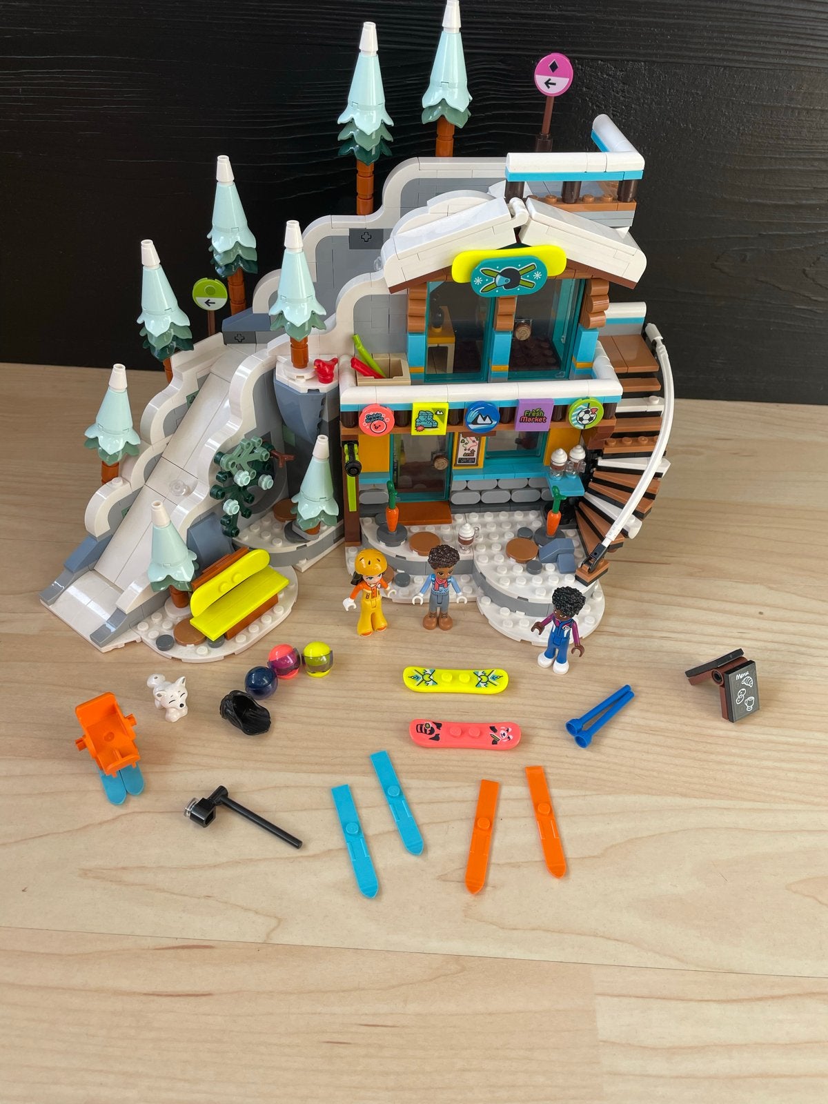 LEGO Friends Alpien Skioord en IJsbaan (41756), Ophalen of Verzenden, Zo goed als nieuw, Overige merken