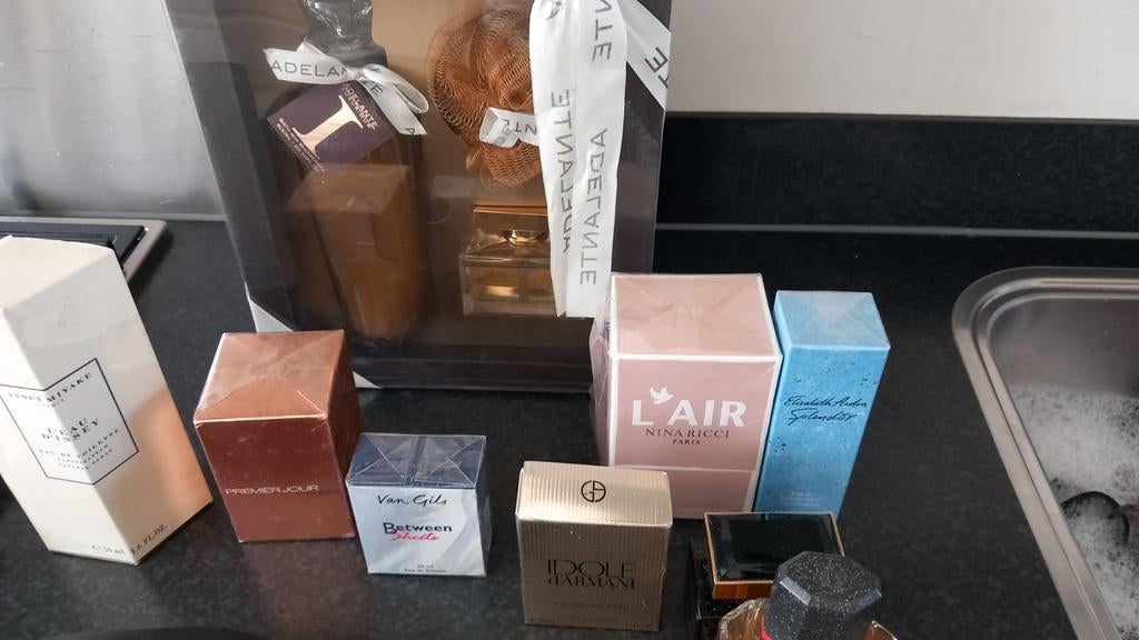 Parfums div, Ophalen
