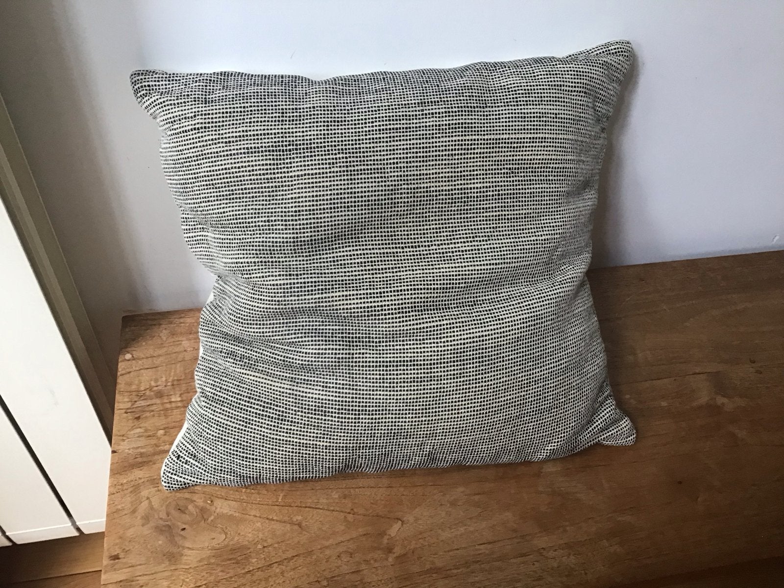 H&M Home Sierkussen - Zwart/Wit gestreept, Huis en Inrichting, Overige merken, Gebruikt, Meerkleurig, Met print