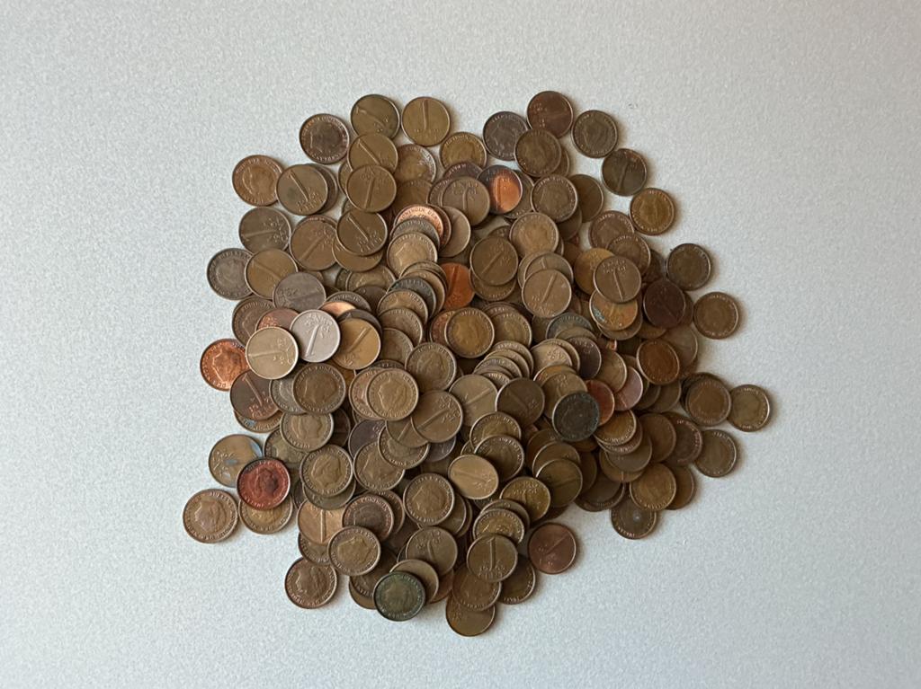 Te koop 300 centen Juliana .diverse jaren, Ophalen of Verzenden, Koningin Juliana, 1 cent