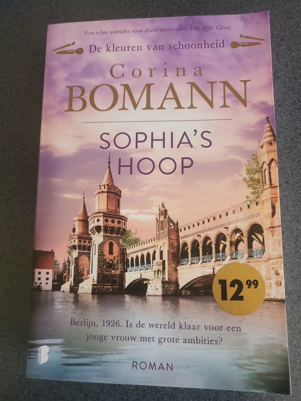 Sophia's Hoop - Corina Bomann (Roman), Boeken, Ophalen of Verzenden, Zo goed als nieuw, Corina Bomann, Nederland