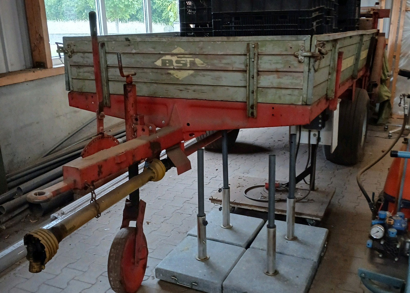 Strautmann meststrooier 4 ton, Ophalen, Gebruikt