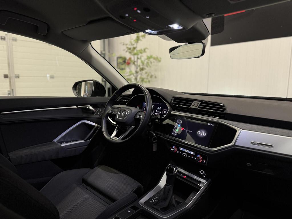 Audi Q3 Sportback 35 TFSI Pro Line|Matrix|20"|S-Tronic|ACC|, 4 cilinders, 1505 kg, Zwart, Bedrijf
