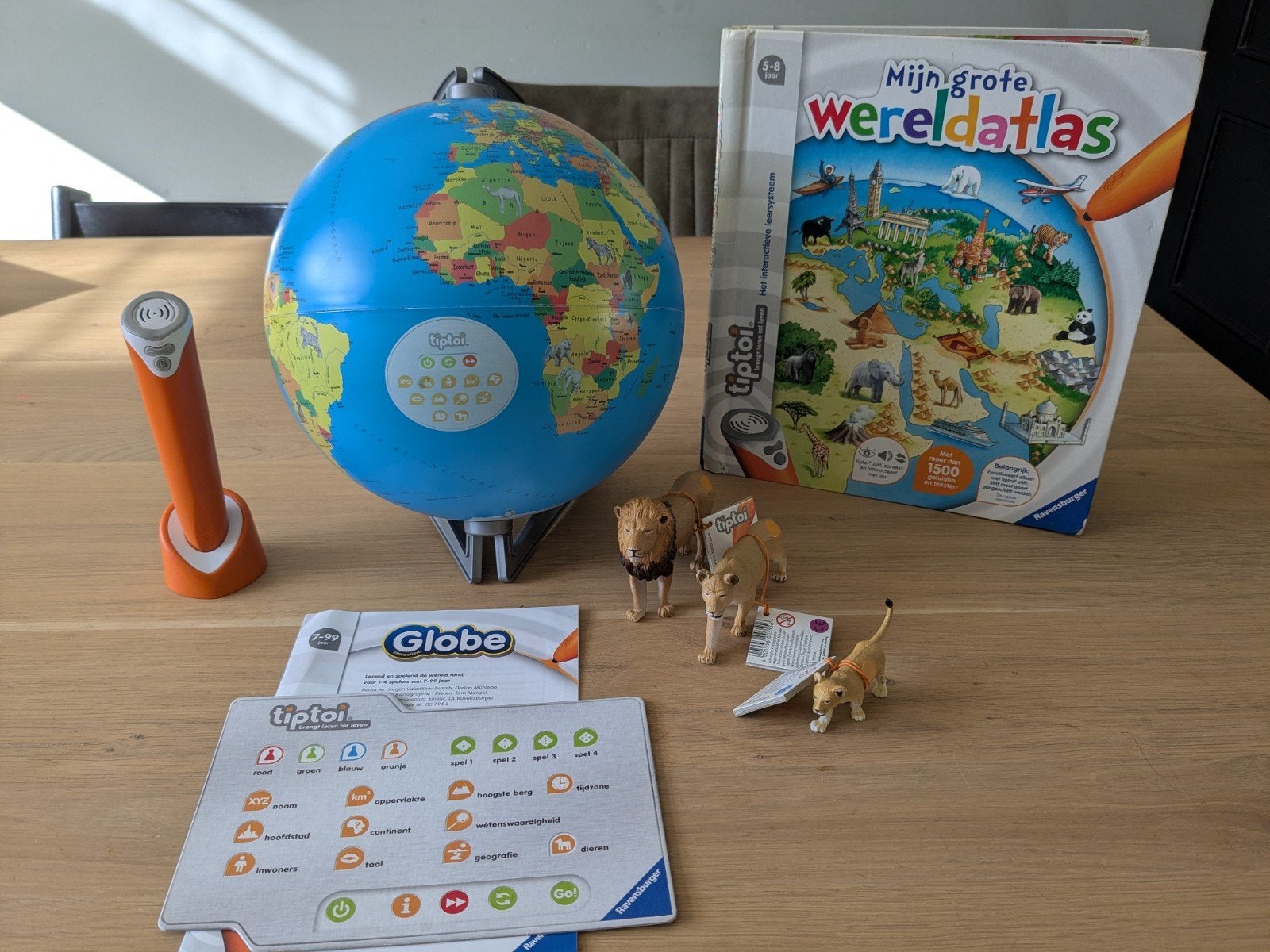 Tiptoi Starterset Wereldatlas, Globe en Leeuwenfamilie, Ophalen of Verzenden, Gebruikt, Taal en Lezen, Met geluid
