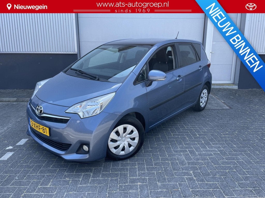 Toyota Verso-S 1.3 VVT-i Aspiration, Auto's, Toyota, Voorwielaandrijving, Euro 5, Stof, Gebruikt
