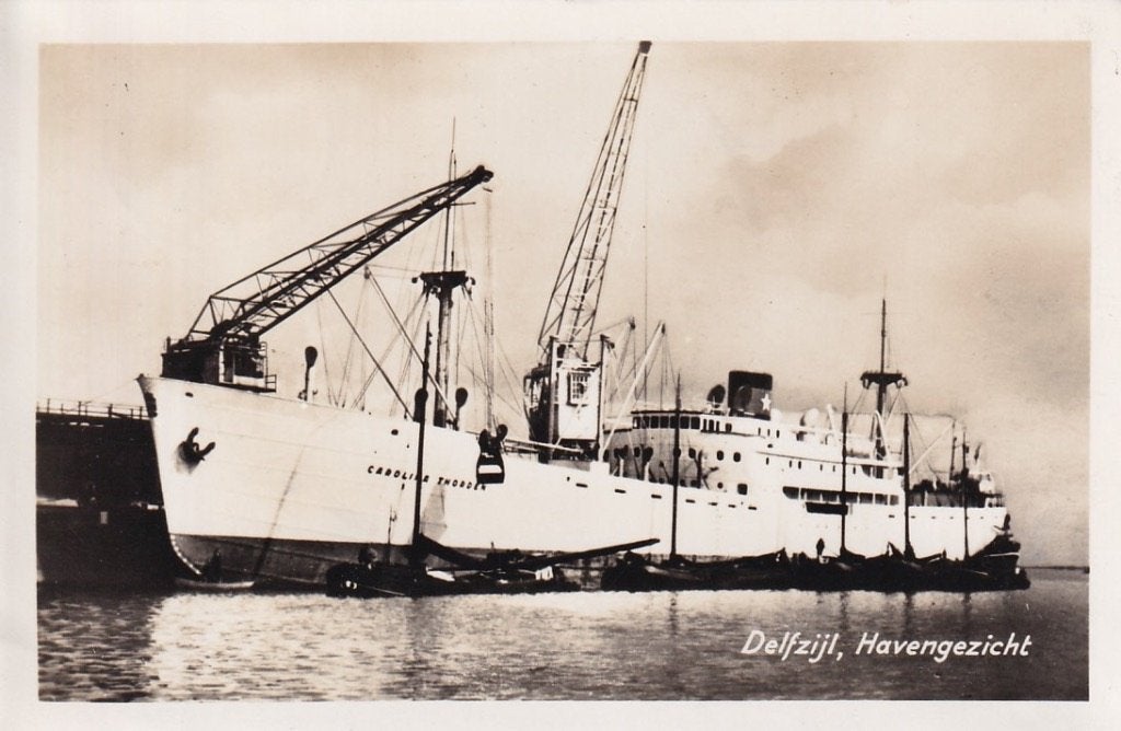 770X Delfzijl, Havengezicht met de CAROLINA THORDEN, Verzamelen, Ophalen of Verzenden, 1940 tot 1960, Gelopen, Groningen
