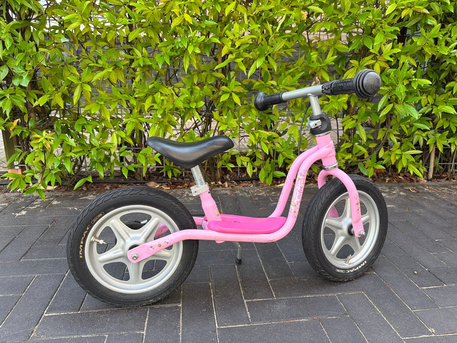 Roze loopfiets voor 2-3 jaar, Fietsen en Brommers, Ophalen, Gebruikt, Minder dan 16 inch