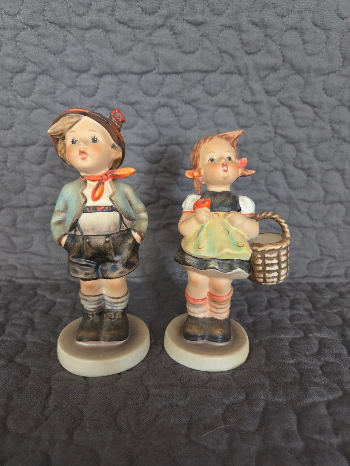 Hummel Beeldjes: Jongen en Meisje met Mandje, Verzamelen, Ophalen