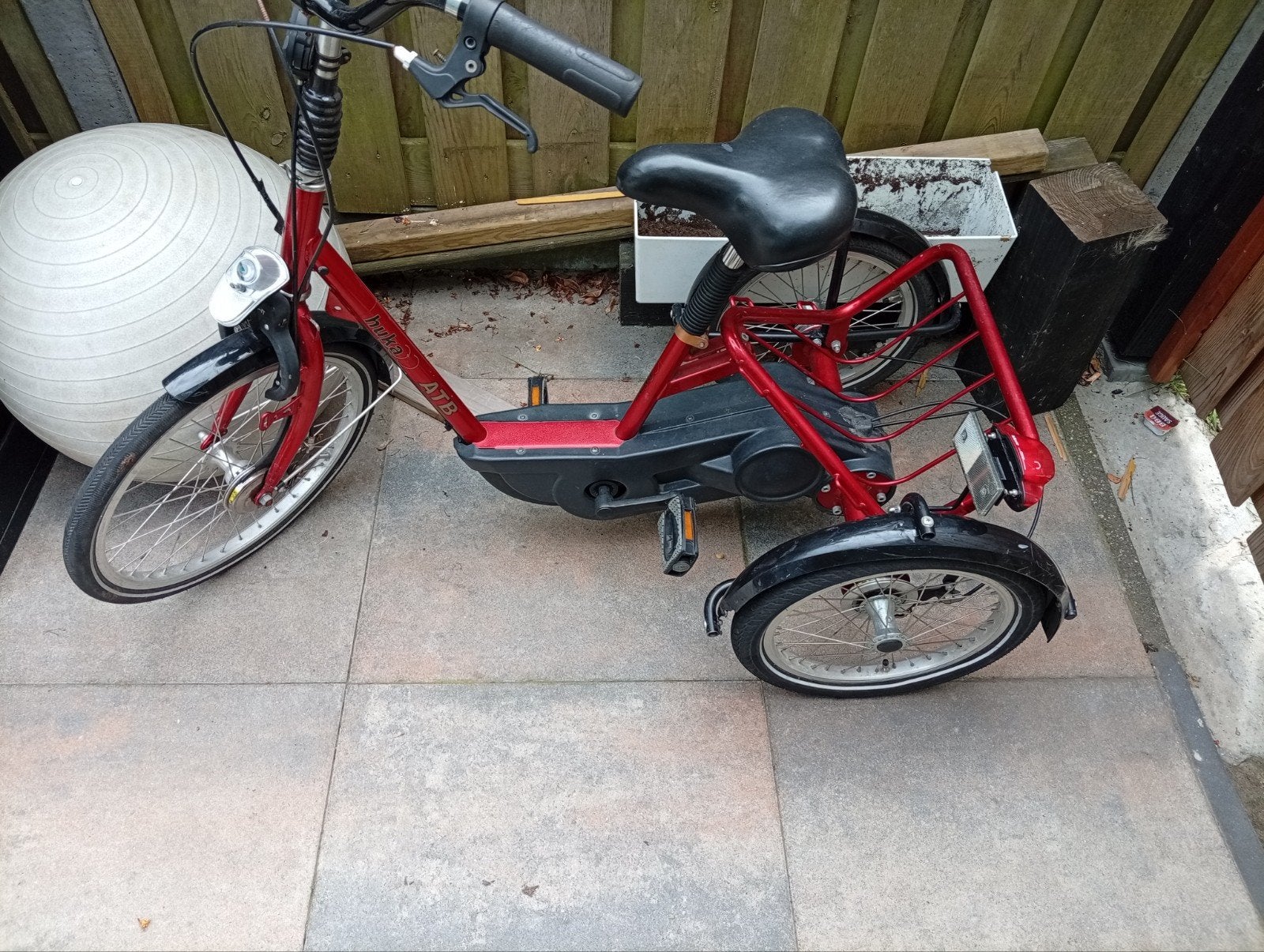 Huka ATB driewieler, verstelbaar, fietst achteruit, Ophalen, Terugtraprem, Gebruikt, Verstelbare zitting