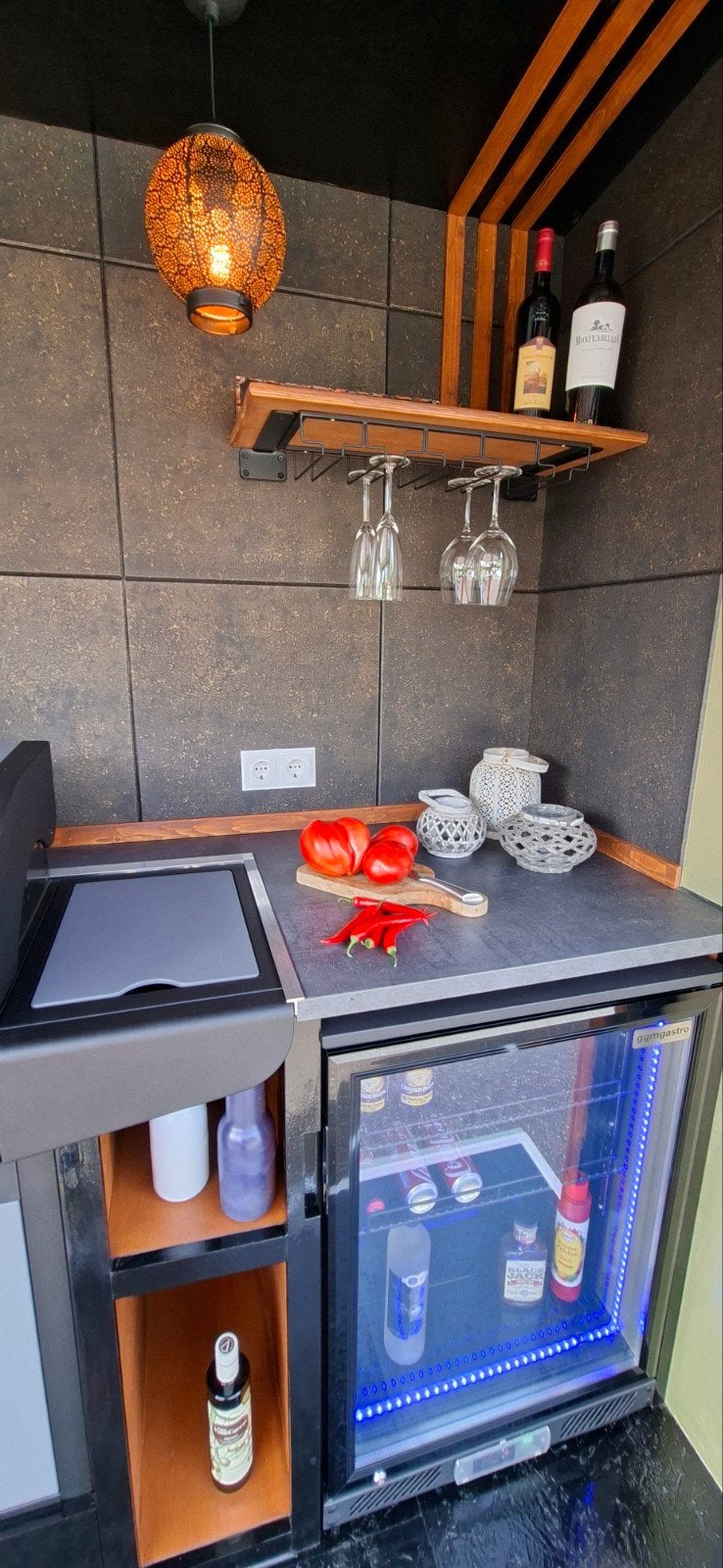 Foto 6 van unieke mobiele buitenkeuken - compleet met BBQ, koekast, ...