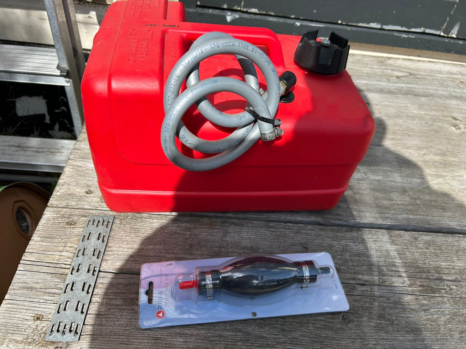 Nieuwe brandstoftank met slang en knijpbal, Watersport en Boten, Ophalen, Nieuw, Motor en Techniek