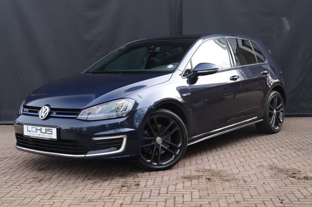 Volkswagen Golf 1.4 TSI GTE | PANO | TREKHAAK | LED | 18" LM, 8 kWh, Stof, Gebruikt, 4 cilinders