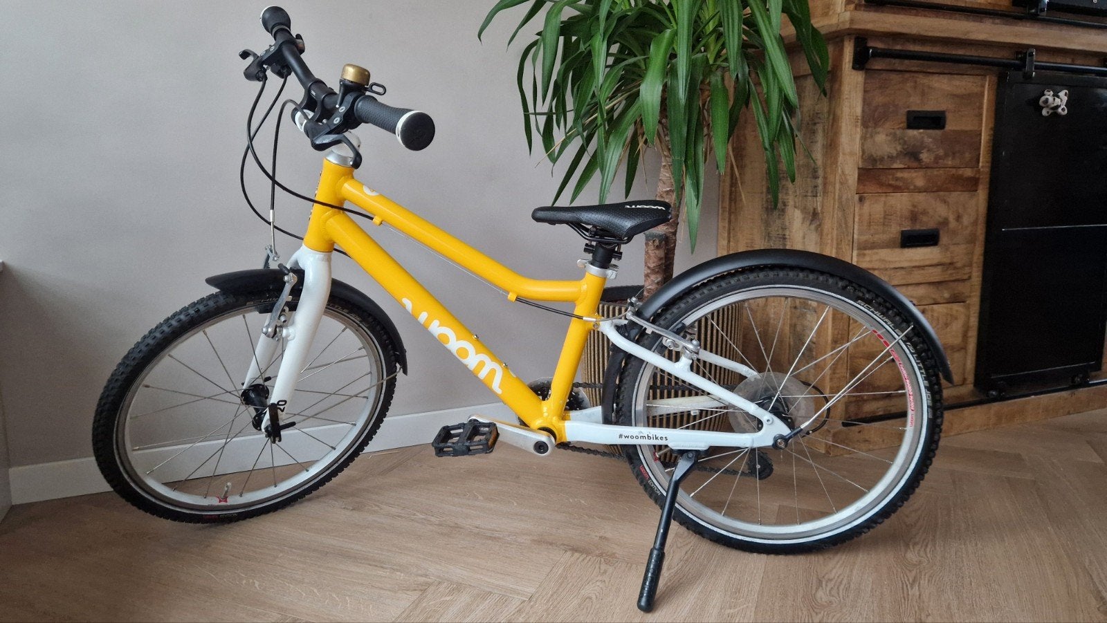 Prachtige Woom 4 kinderfiets, zo goed als nieuw, Ophalen, Zo goed als nieuw, 20 inch of meer, Woom