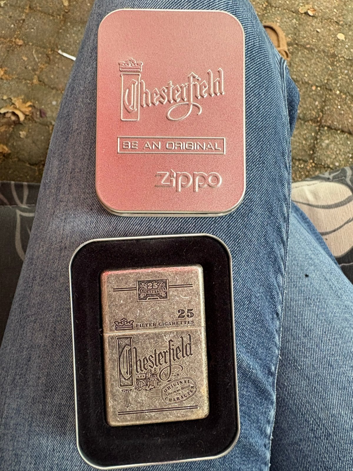 Nieuwe Zippo Chesterfield aansteker in originele verpakking, Ophalen of Verzenden, Nieuw, Aansteker