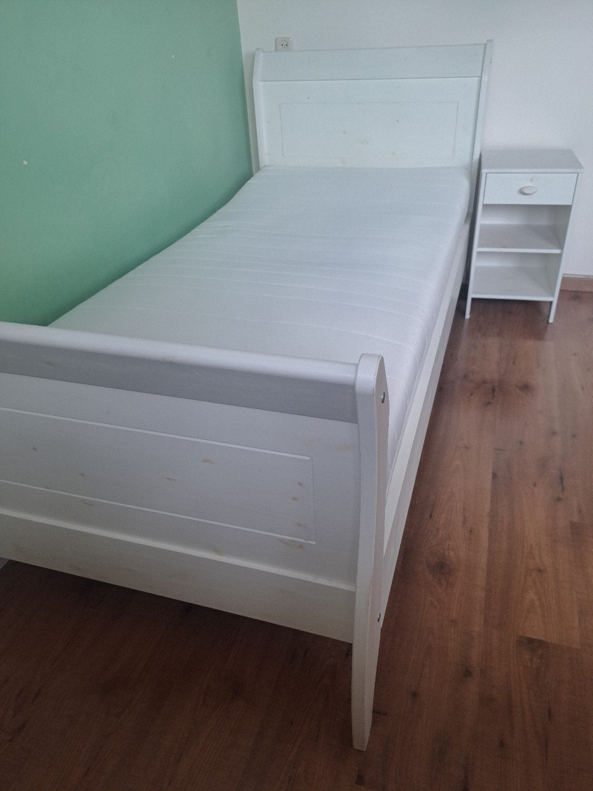 Eenpersoonsbed met matras, verstelbare lattenbodem en nachtk, Ophalen, 90 cm, Eenpersoons, 200 cm