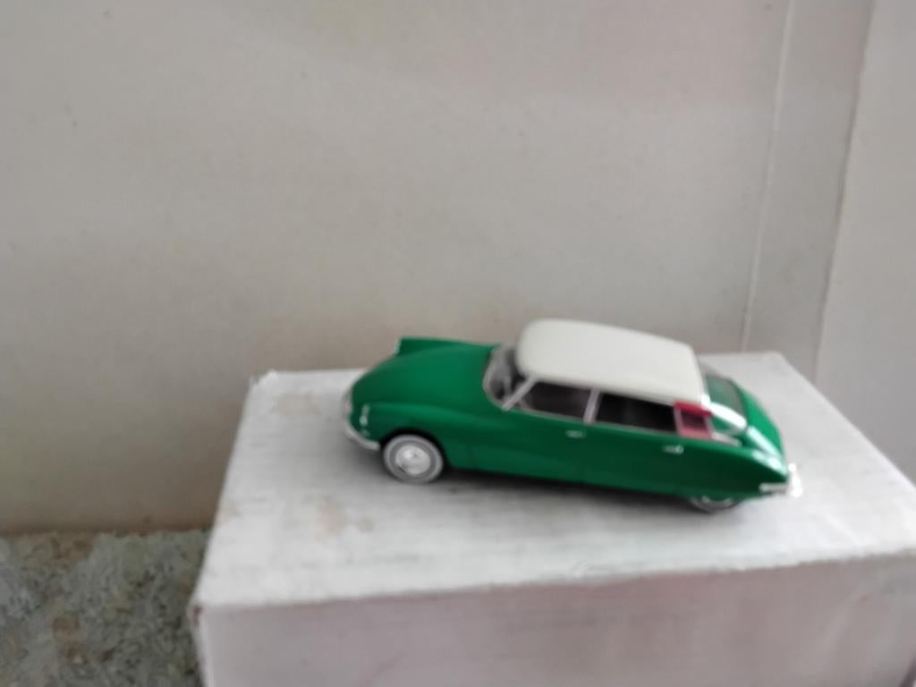 VITESSE     CITROËN  DS  SCHAAL  1:43, Hobby en Vrije tijd, Modelauto's | 1:43, Ophalen of Verzenden, Zo goed als nieuw, Auto