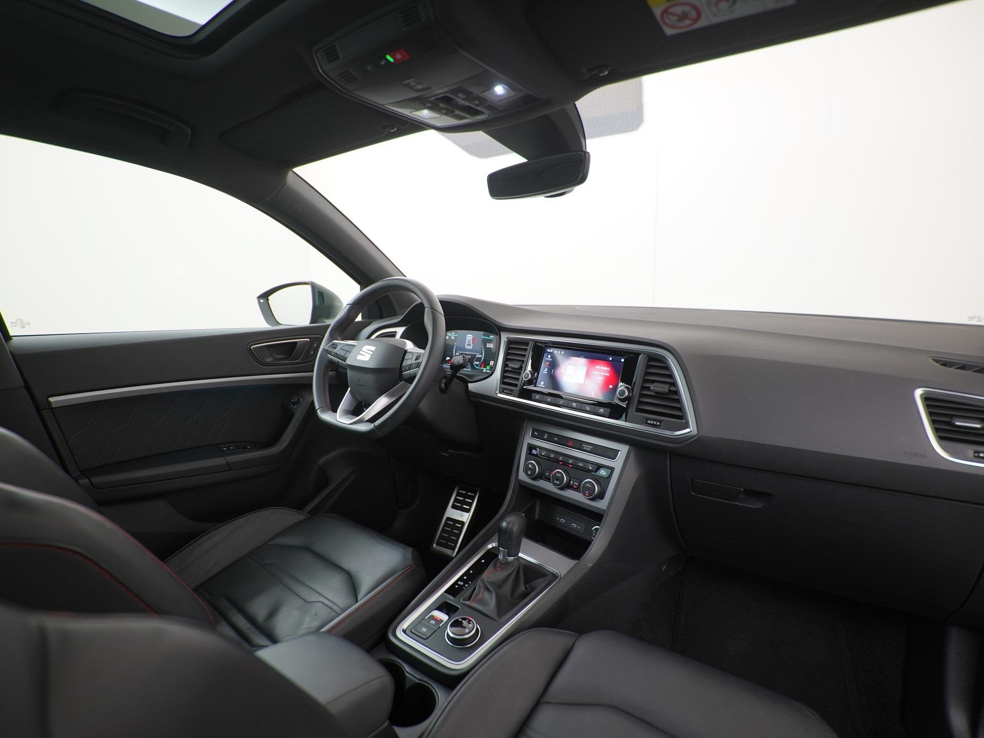 SEAT Ateca 1.5 TSI FR DSG | Leder | Panoramadak | Trekhaak |, Auto's, 15 km/l, Ateca, Leder, Bedrijf