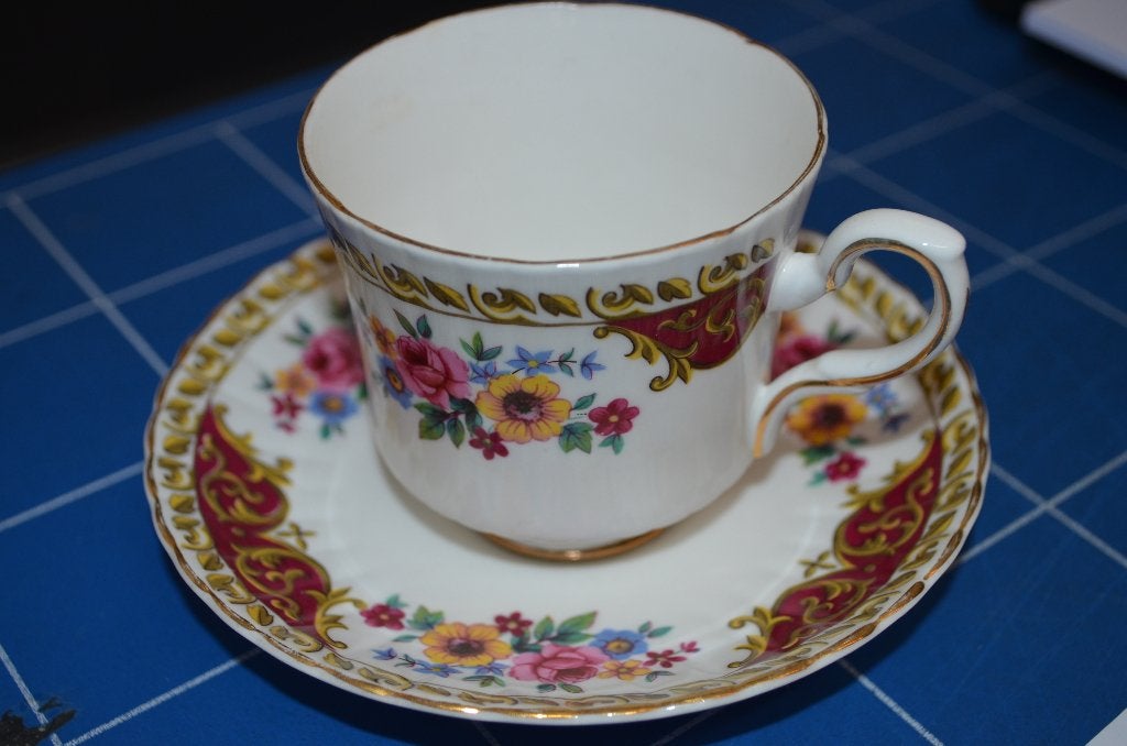 Royal Stafford Bone China Richmond kop en schotel, Ophalen, Zo goed als nieuw, Porselein, Kop en/of schotel