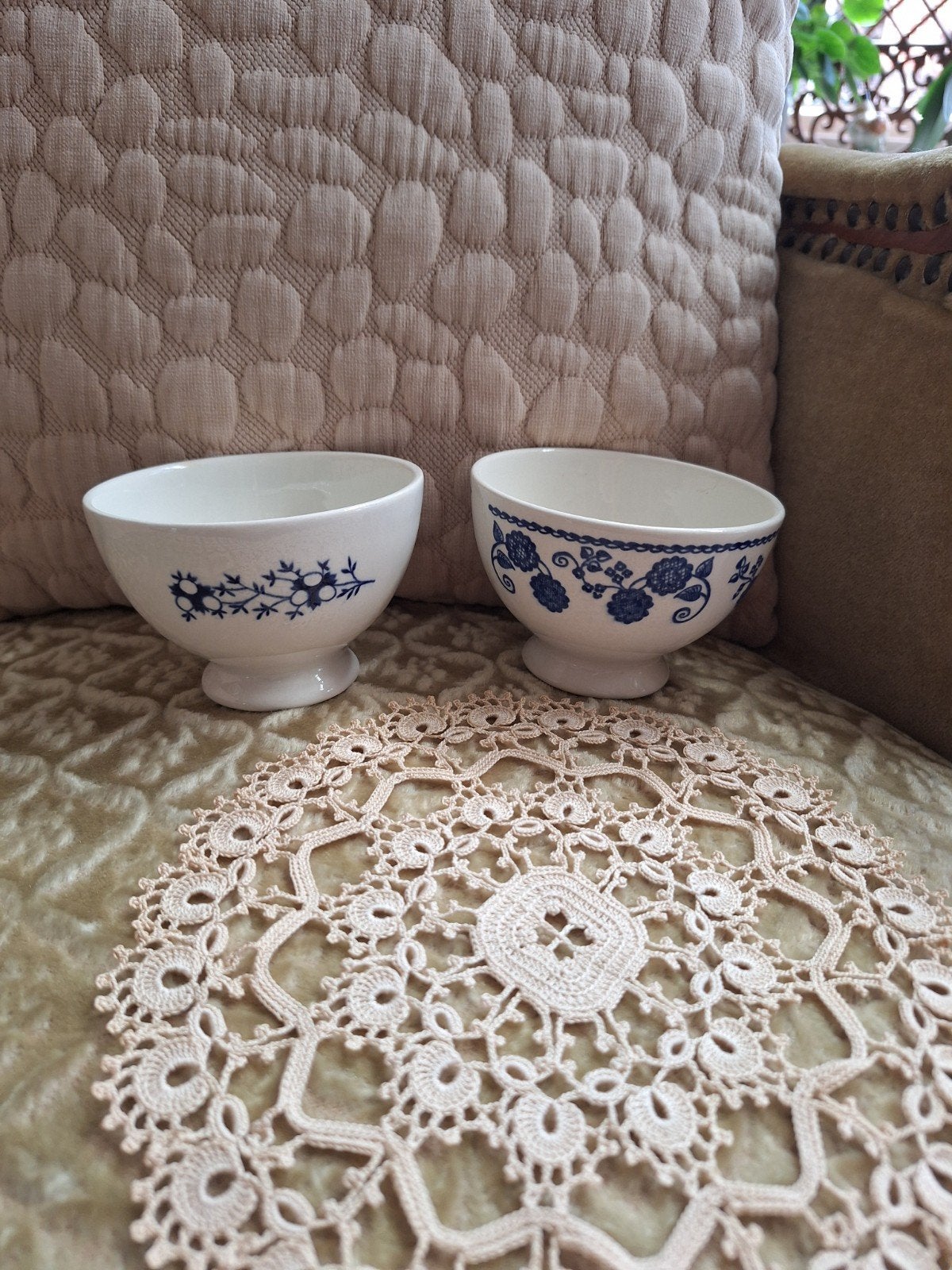 2 Brocante Oude Spoelkommen   ** Mimosa **, Ophalen of Verzenden