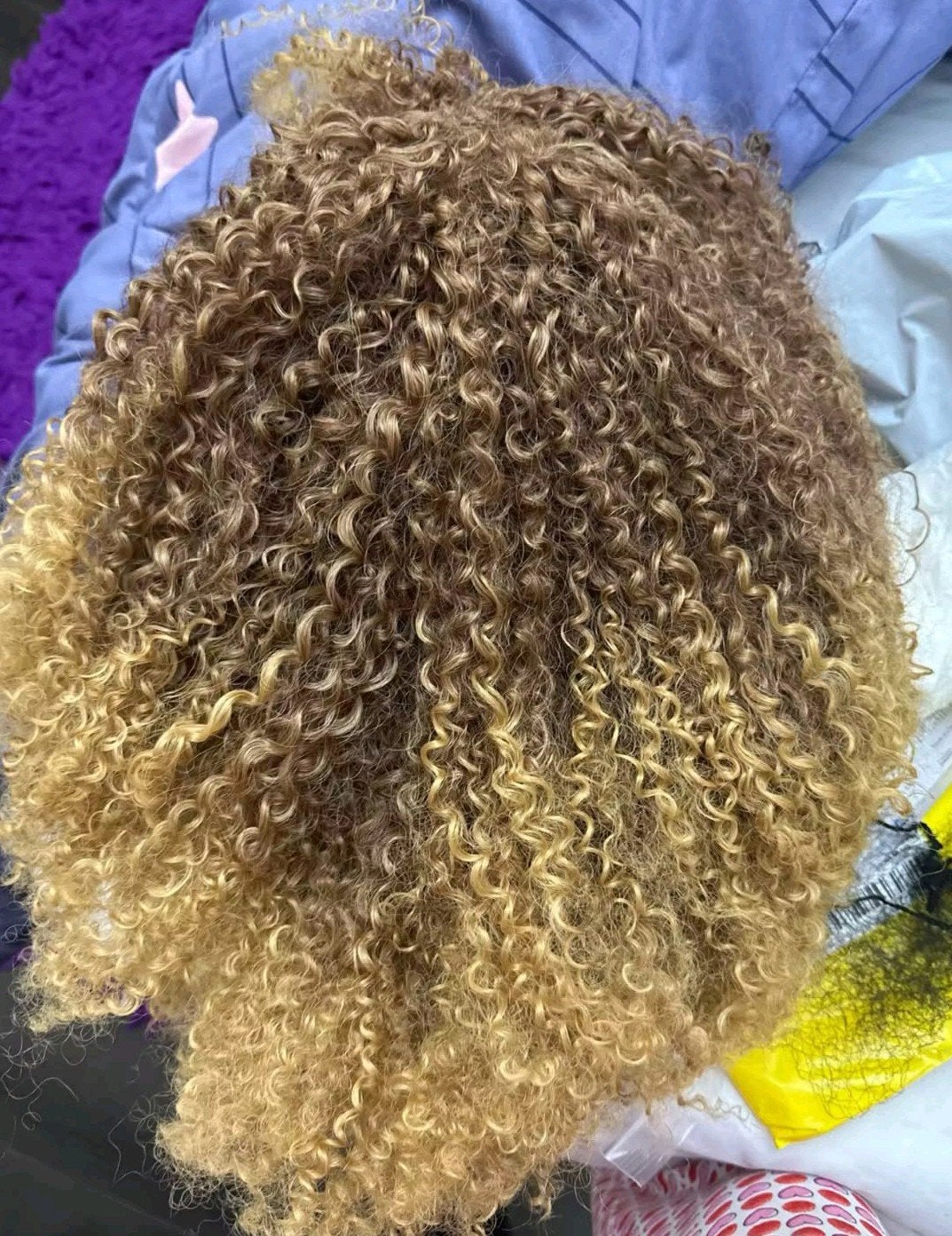 Ombre Krullende Pruik - Blond/Bruin, Sieraden, Tassen en Uiterlijk, Uiterlijk | Haarverzorging, Zo goed als nieuw, Pruik of Haarverlenging