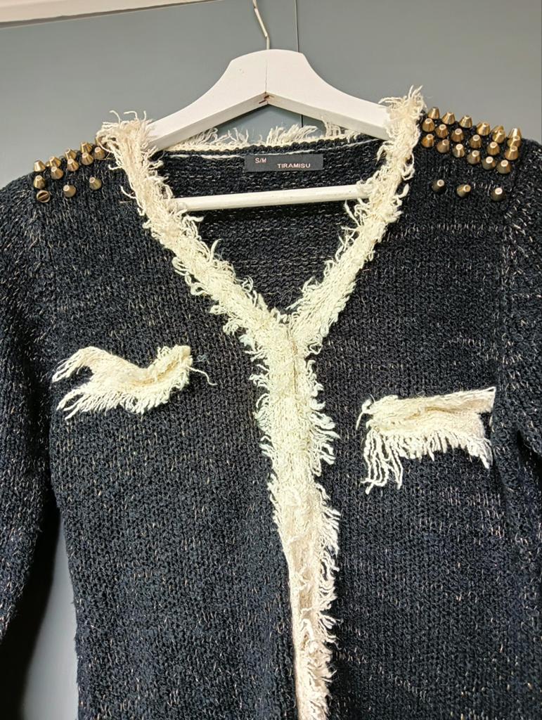 Vest mt S/M zwart/crème met lurex en studs op schouders, Kleding | Dames, Zwart, Ophalen of Verzenden, Zo goed als nieuw, Maat 36 (S)