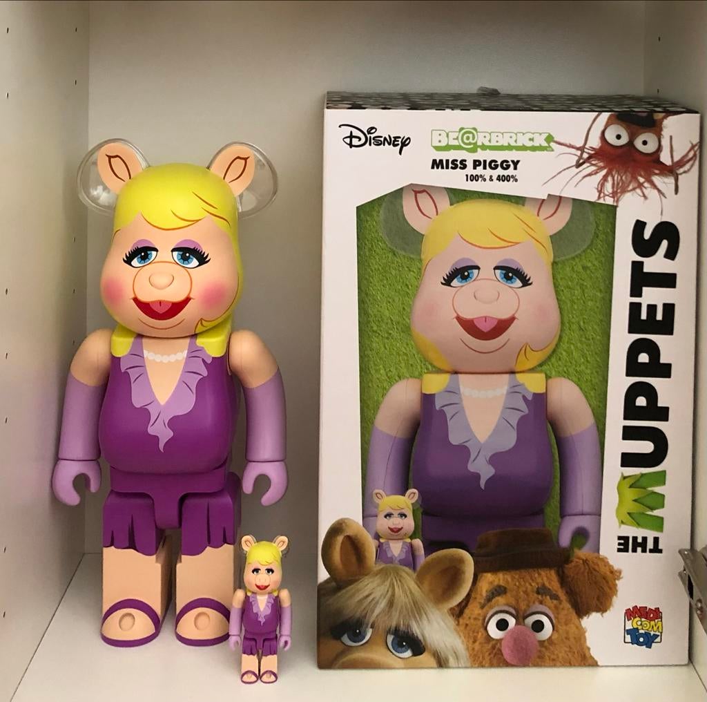 Zeldzaam! Medicom Muppets Miss Piggy Bearbrick Set (Paars), Verzamelen, Poppetjes en Figuurtjes, Ophalen of Verzenden, Nieuw