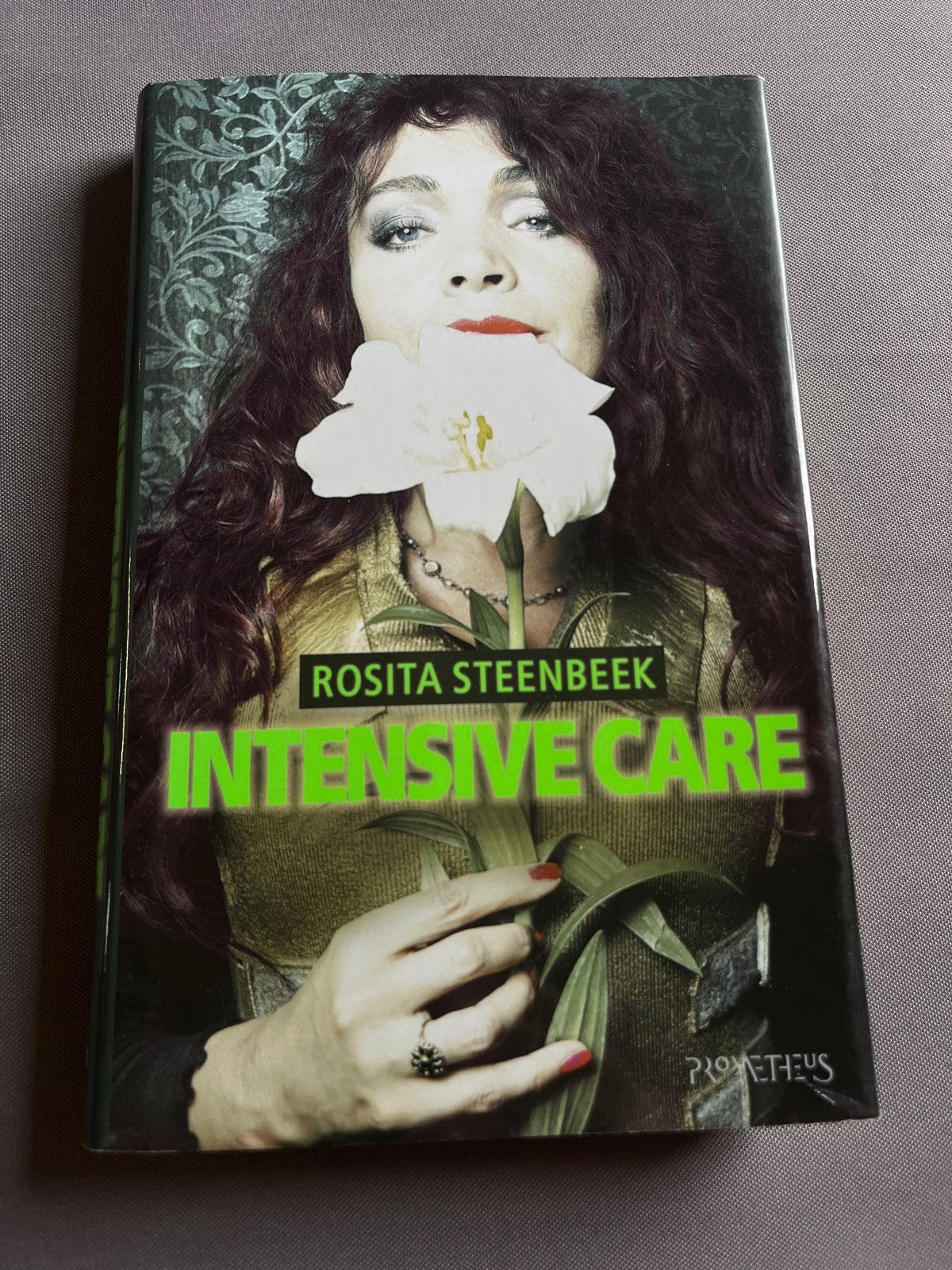 Intensive Care - Rosita Steenbeek (roman), Ophalen of Verzenden, Gelezen, Nederland