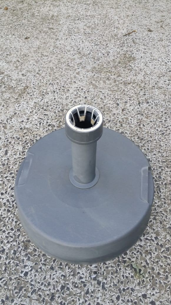 Nieuw parasol voet van beton gemaakt is heel zwaar, Ophalen of Verzenden, Minder dan 1 meter, Parasolvoet