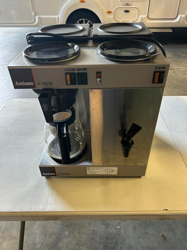 Animo A100W Koffie- en Warmwatermachine - Zo goed als nieuw, Ophalen, 10 kopjes of meer, Koffiemachine, Gemalen koffie