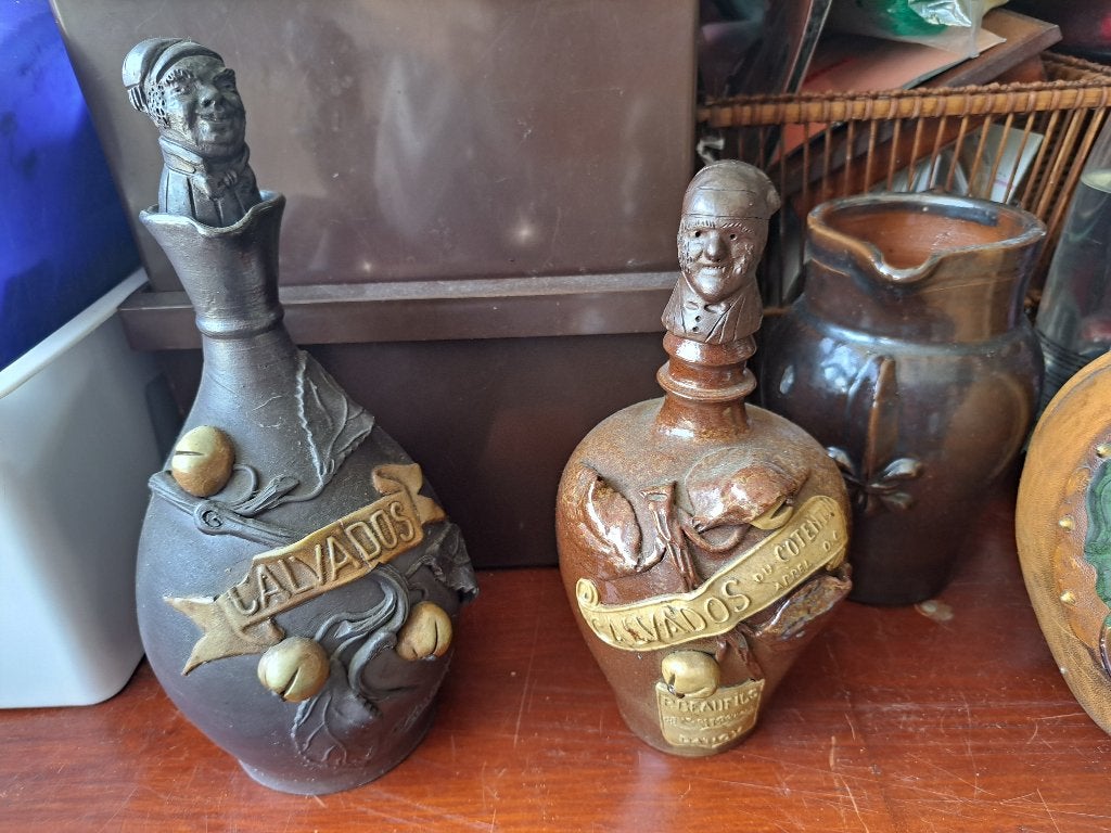 Vintage Kruik Calvados van keramiek, Italiaans wijnkaraf, Antiek en Kunst, Antiek | Keramiek en Aardewerk, Ophalen of Verzenden