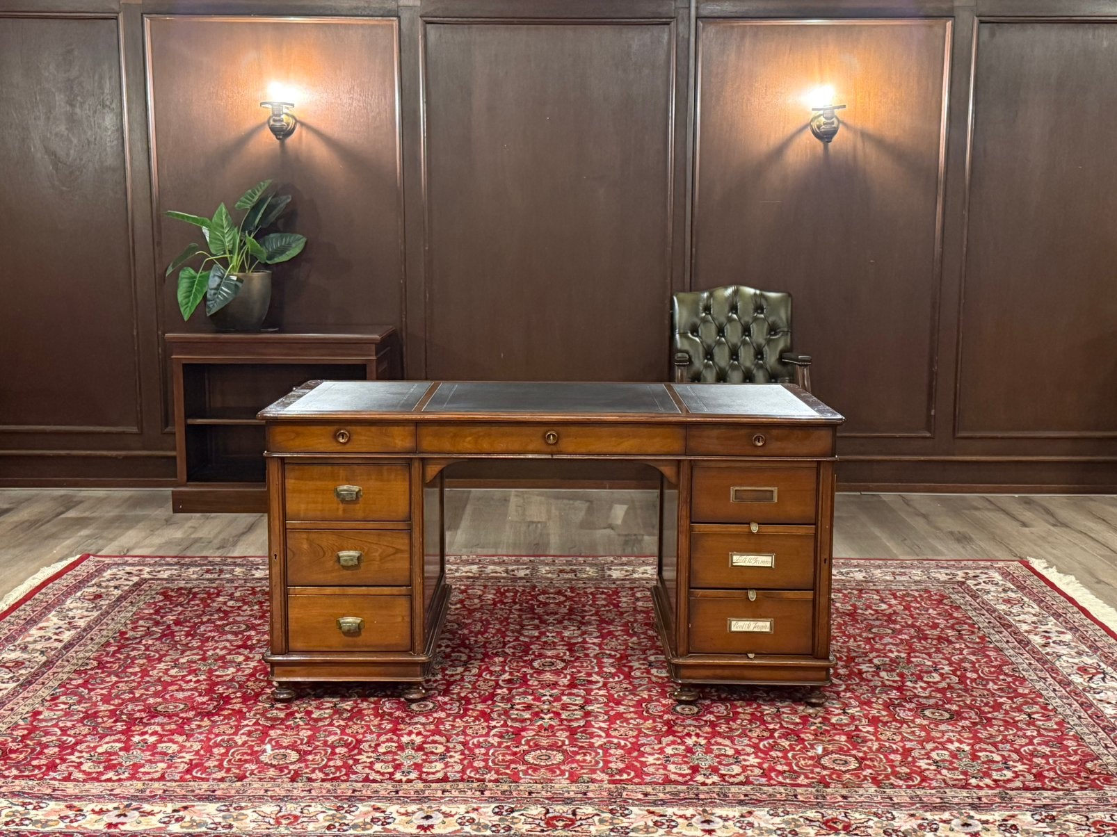 Klassiek Engels bureau #690, 150 cm, Hout, Bruin, Ophalen of Verzenden