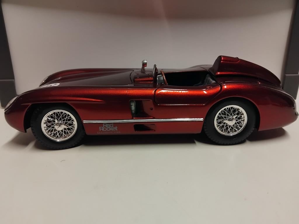 Rare Mercedes Benz 300 SLR metallic winered Maisto 1:18 KRD, Ophalen of Verzenden, Zo goed als nieuw, Auto, Overige merken