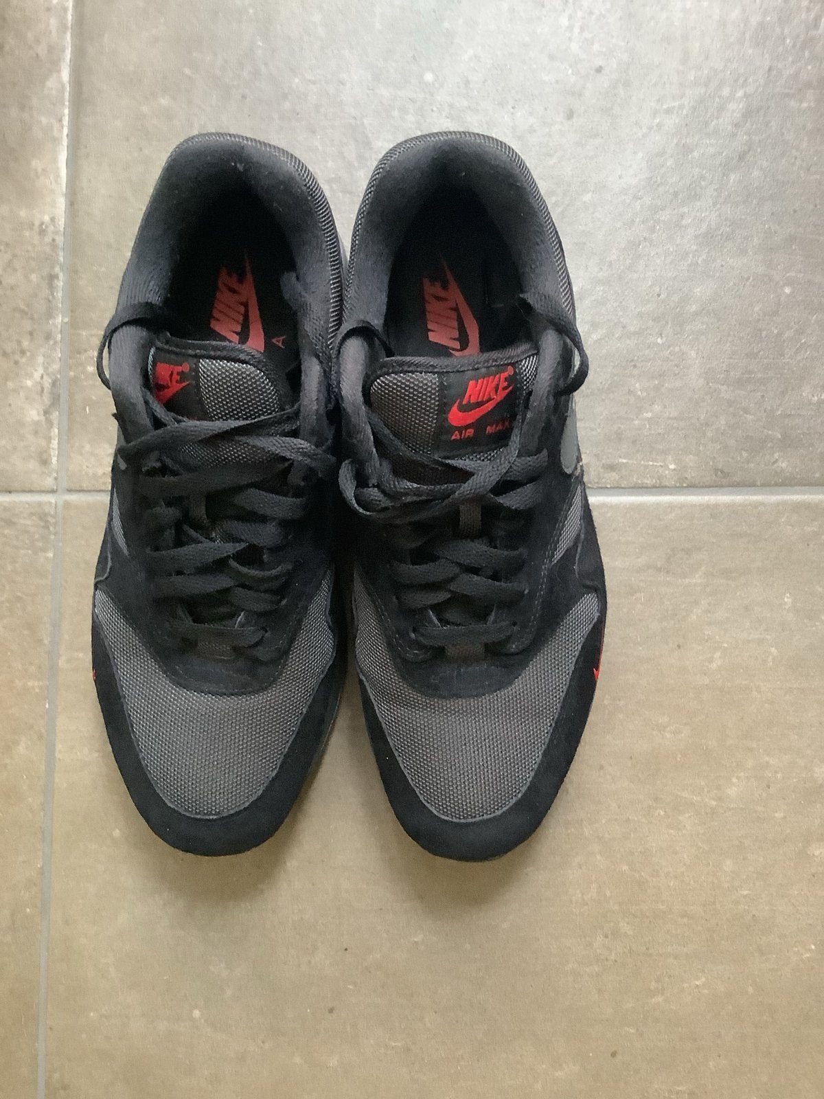 Nike Air Max 1 Bred - Maat 41 -, Kleding | Heren, Schoenen, Ophalen of Verzenden, Zo goed als nieuw, Zwart, Sneakers of Gympen