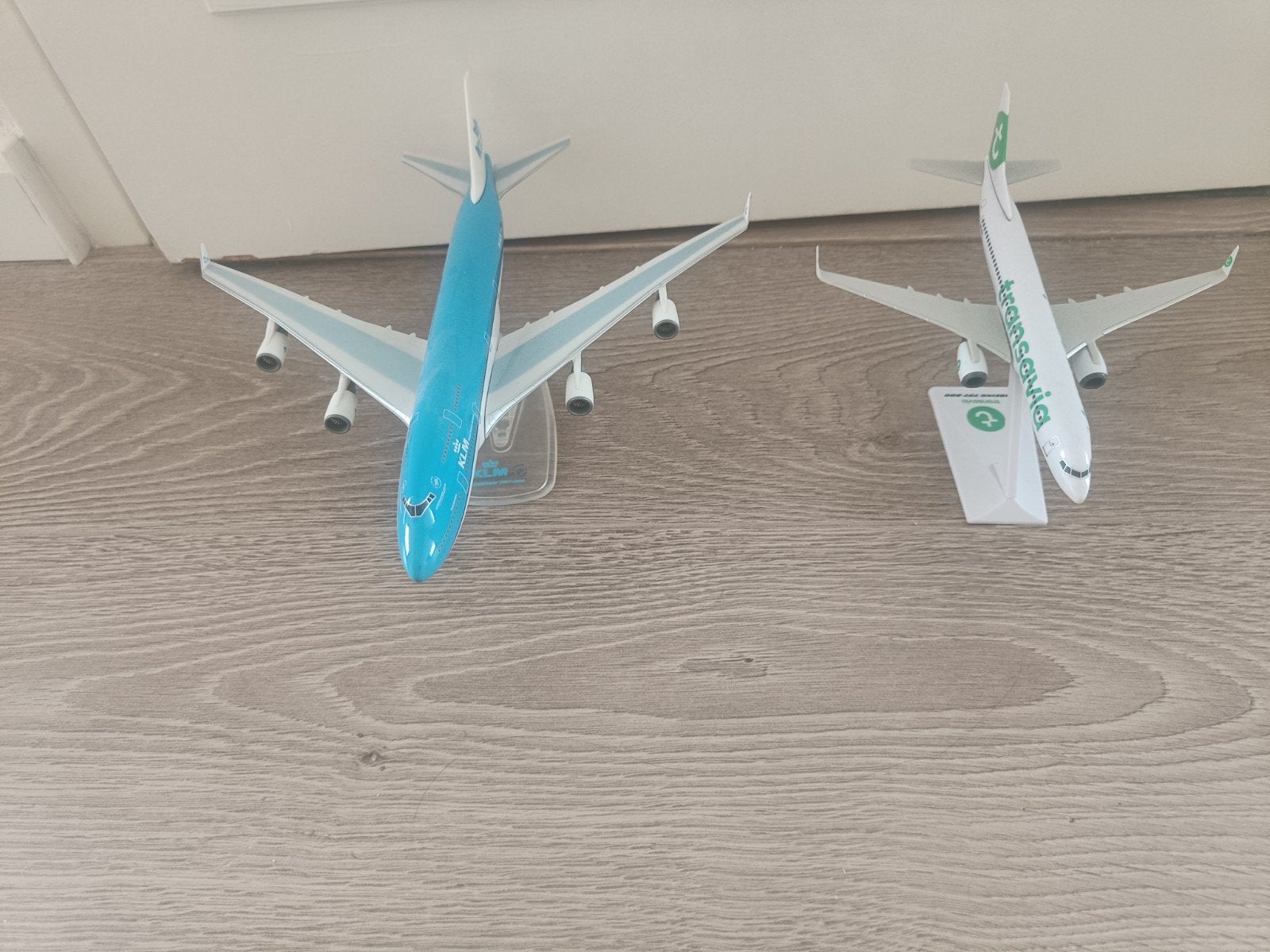 KLM en Transavia Vliegtuig Modellen, Overige merken, Ophalen of Verzenden, Zo goed als nieuw, Groter dan 1:72