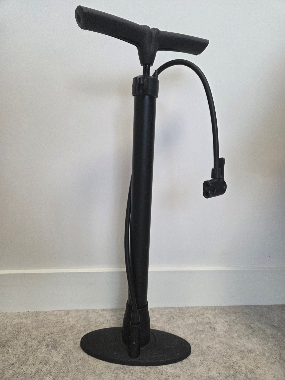 Zwarte fietspomp - Gebruikt maar in goede staat, Ophalen of Verzenden, Zo goed als nieuw