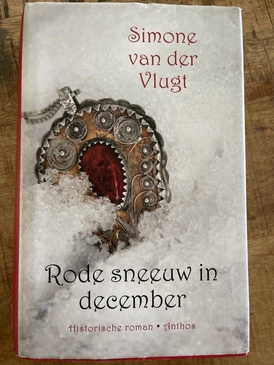 Rode Sneeuw In December / Simone van der Vlugt., Boeken, Ophalen of Verzenden, Zo goed als nieuw