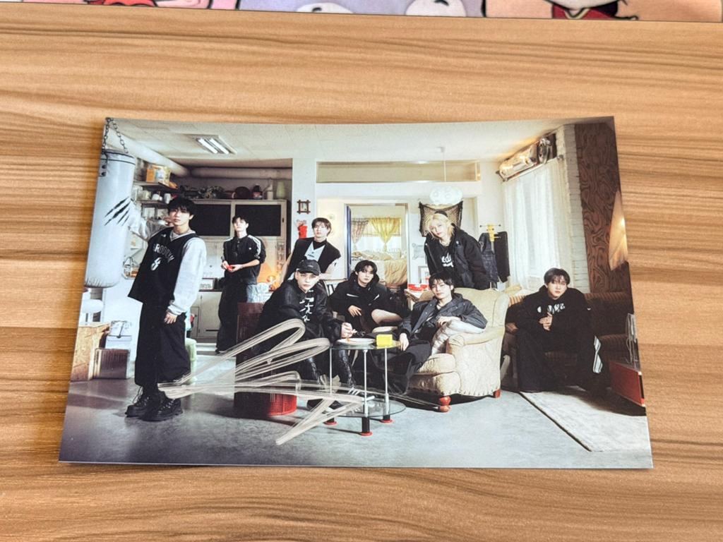 Stray Kids SIGNED Bang Chan postcard karma, Ophalen of Verzenden, Zo goed als nieuw, Foto of Kaart