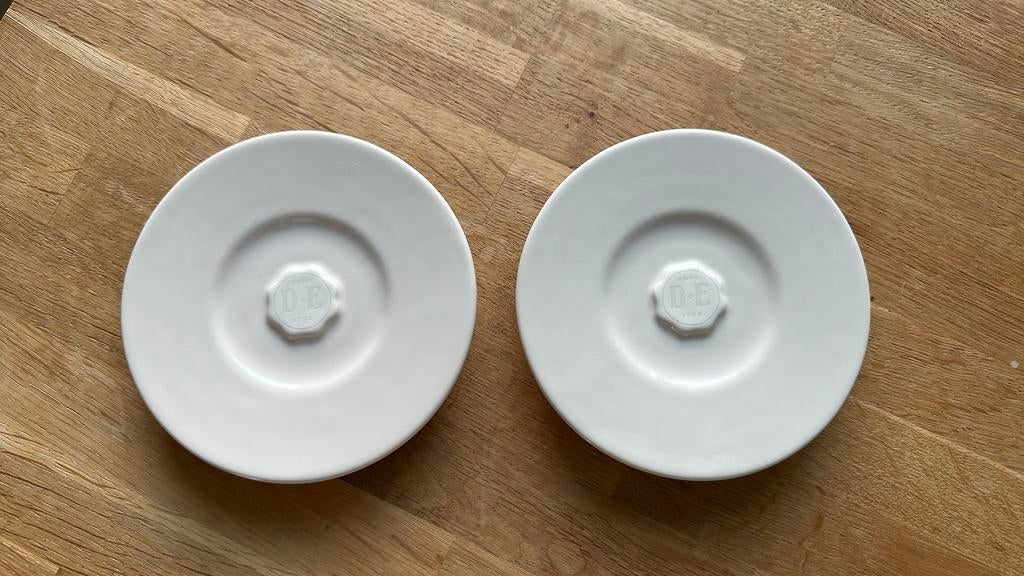 2 Douwe Egberts schotels - DE, Ophalen of Verzenden, Zo goed als nieuw, Overige materialen, Kop en/of schotel