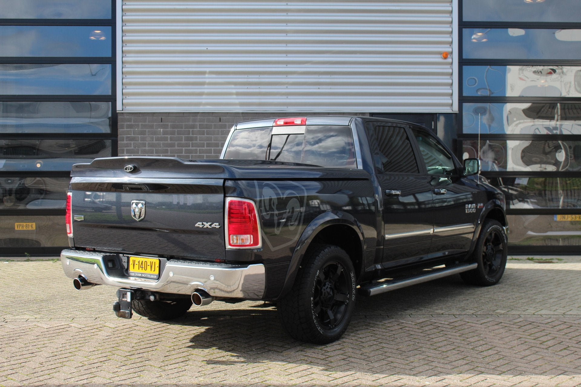 Dodge Ram 1500 5.7 V8 4x4 Crew Cab 5'7 Laramie / Schuifdak /, Automaat, Gebruikt, 5654 cc, Met garantie (alle)