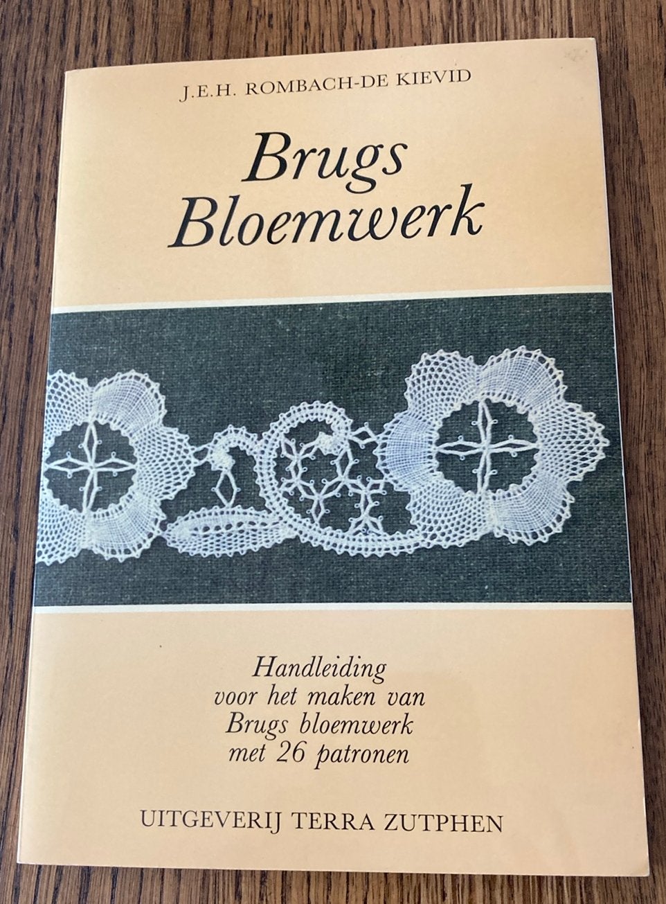 Brugs bloemwerk, Verzenden, Zo goed als nieuw, Boek of Tijdschrift