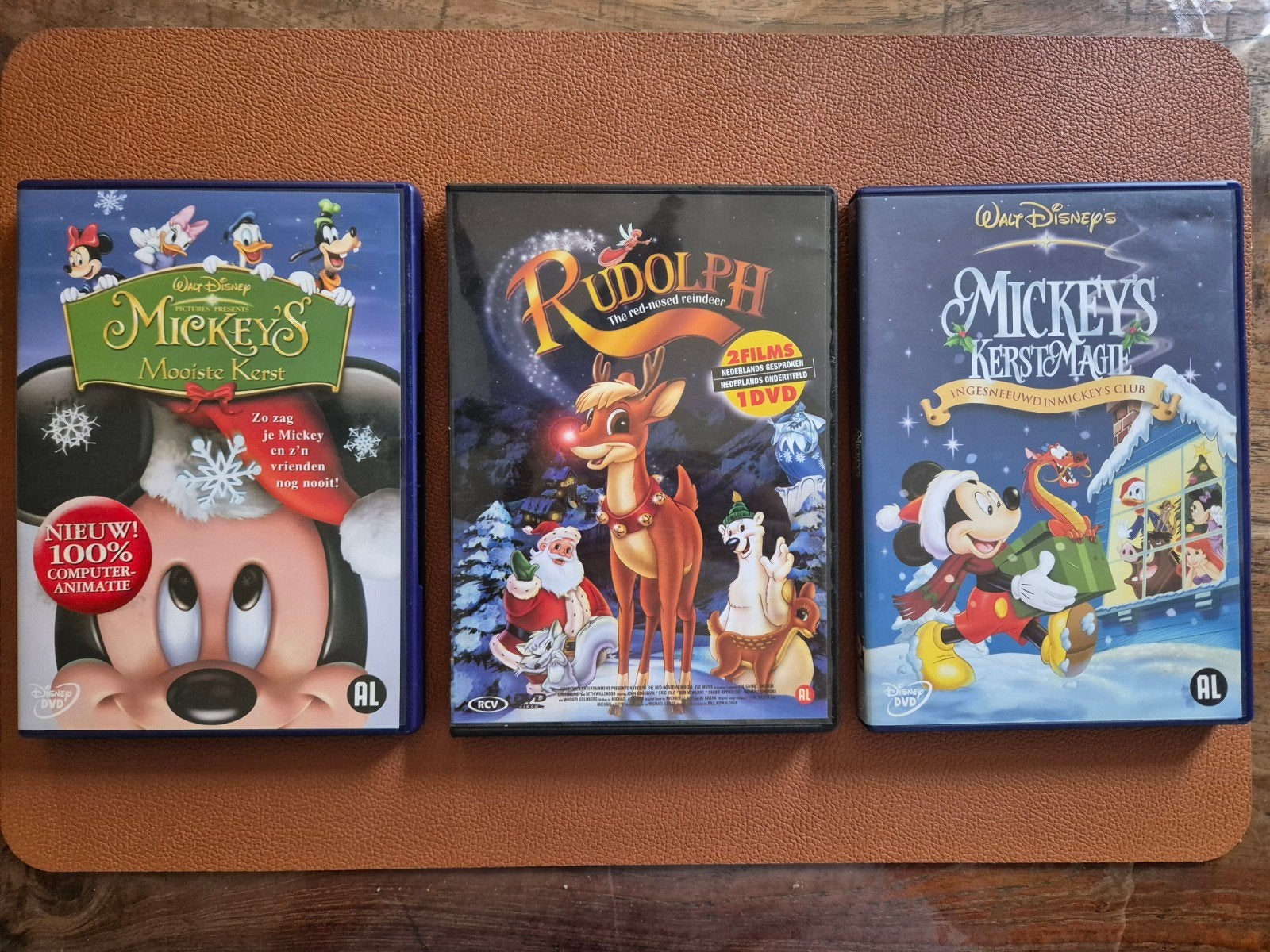 3 Kerstfilms op DVD: Rudolph en 2x Disney Mickey, Gebruikt, Alle leeftijden, Inclusief doosje, Nederlands