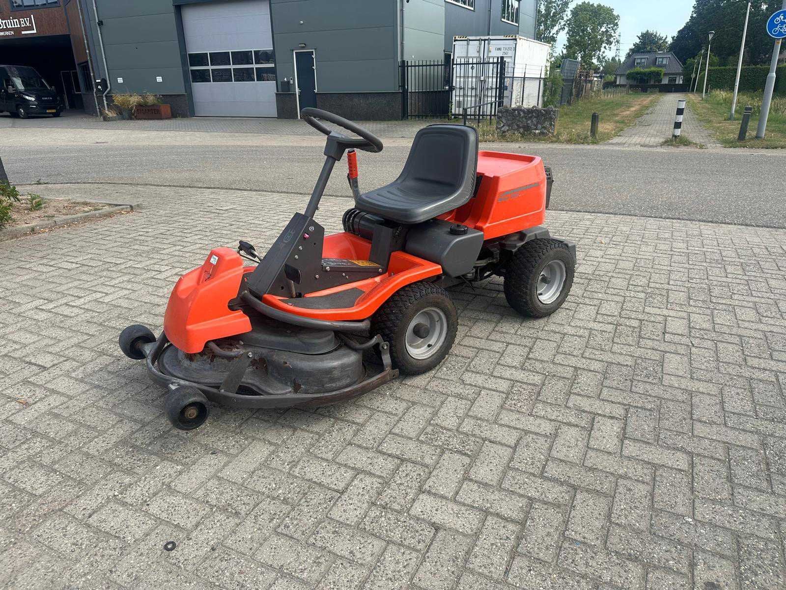 Husqvarna Rider Zitmaaier, Maaier