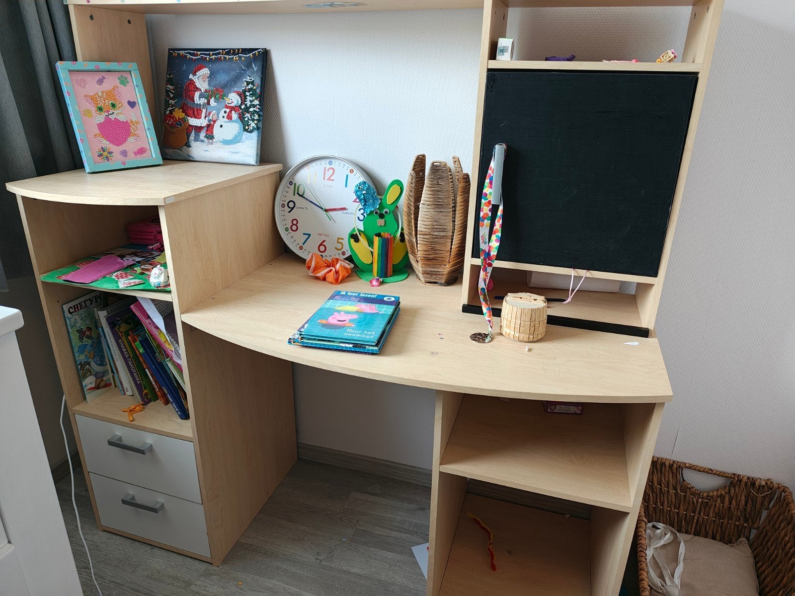 Kinderbureau met opbergruimte en krijtbord, Ophalen