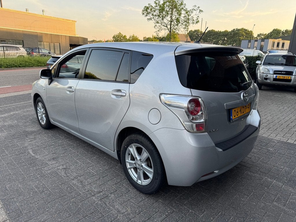 Toyota Verso 1.6 VVT-i Dynamic CAMERA CRUISE CLIMA ORIG NL N, Auto's, Voorwielaandrijving, Gebruikt, 4 cilinders, 132 pk