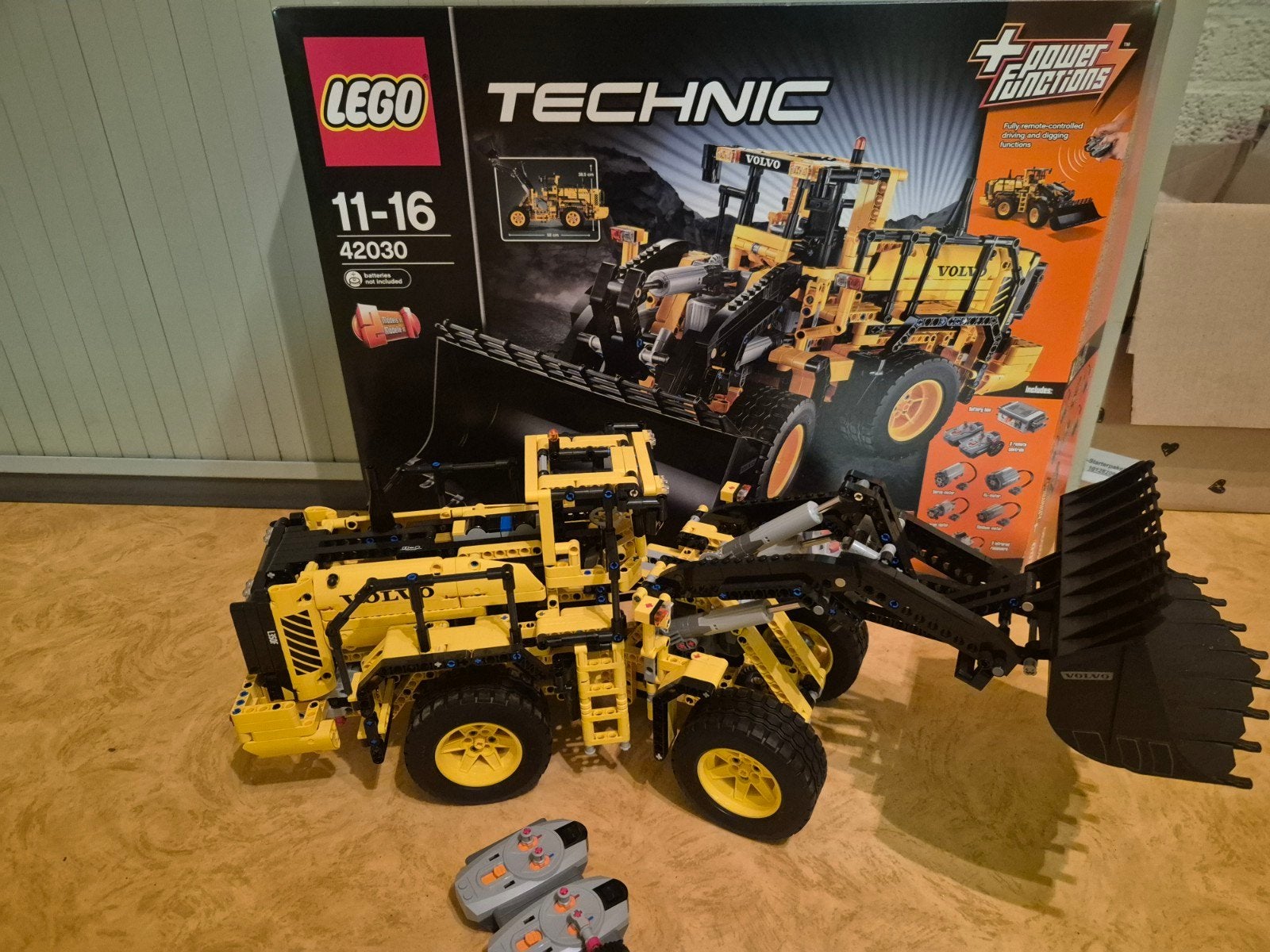LEGO Technic 42030 Volvo L350F, Ophalen, Zo goed als nieuw, Overige merken