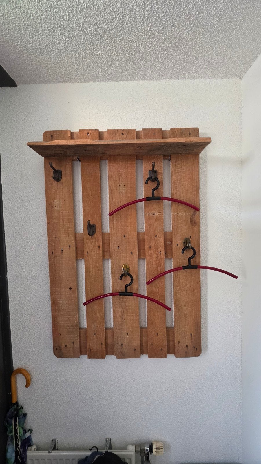 Handgemaakte houten wandkapstok met plank, Ophalen, Hout, Wandkapstok, 100 tot 150 cm