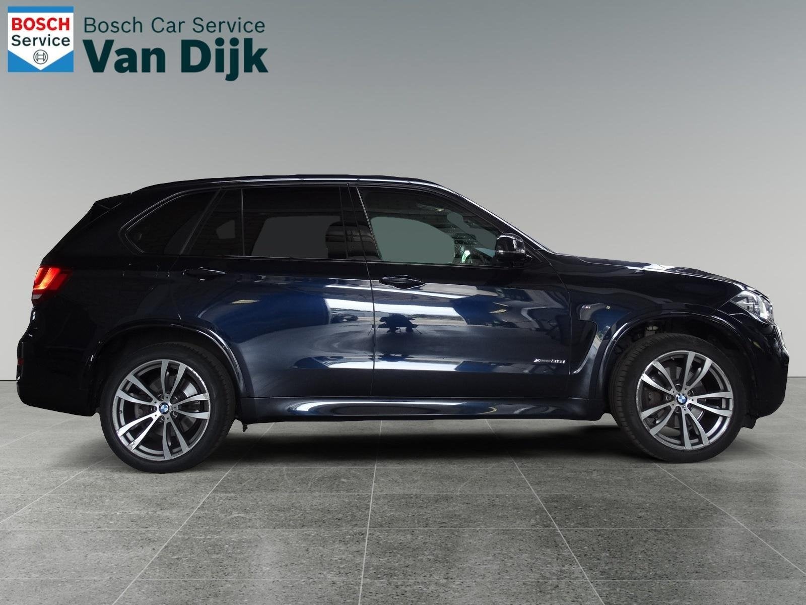 BMW X5 xDrive35i M Sport |Harman Kardon|Soft Close|Trekhaak, Auto's, Automaat, 2005 kg, Gebruikt, Zwart