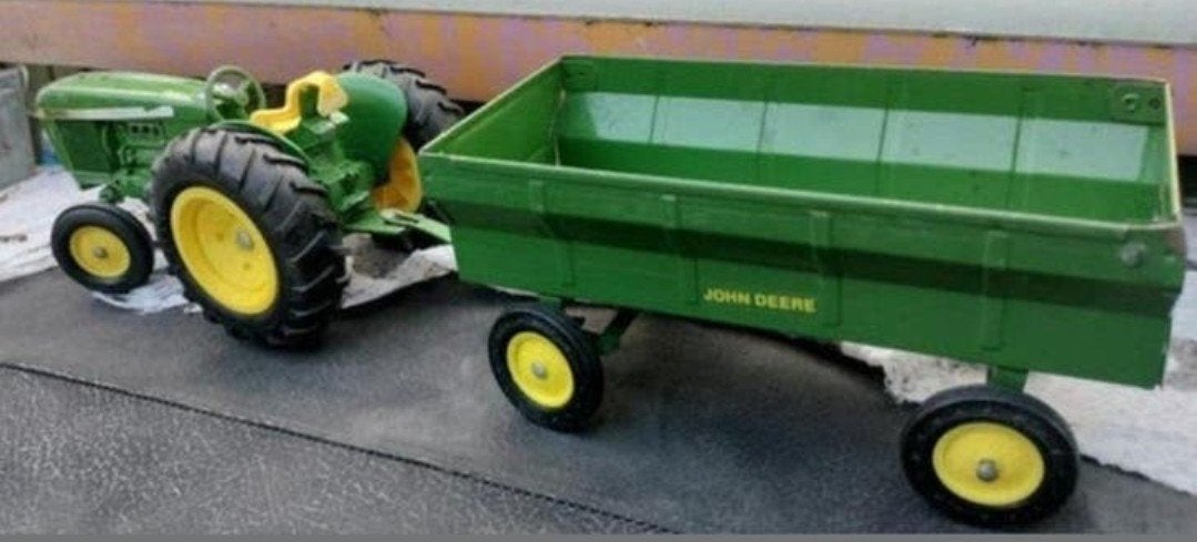 Antieke metalen JOHN DEERE tractor met aanhanger ERTL usa, Ophalen of Verzenden